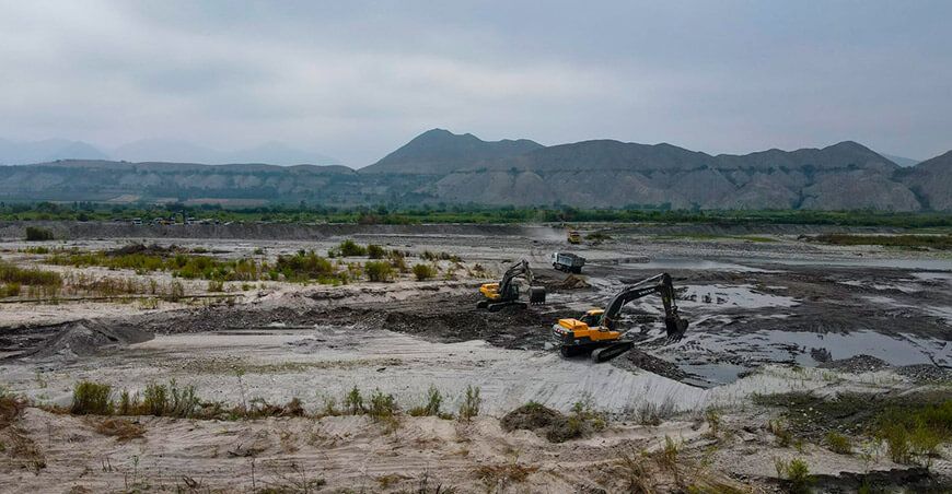 fortalecimiento y protección de cauces de ríos y quebradas, así como a la descolmatación de los mismos fenómeno El Niño Perú