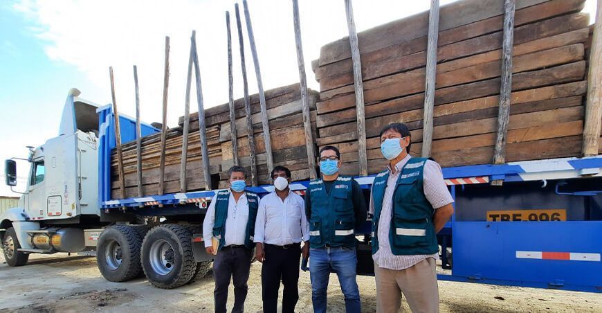 Serfor transfiere madera incautada para mejorar puentes en Cajamarca