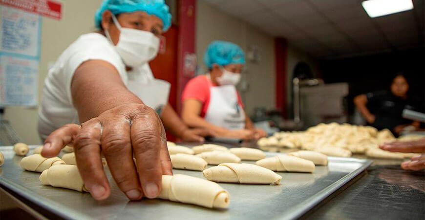 Vraem: madres emprendedoras elaboran panes a base de cacao, plátano y yuca
