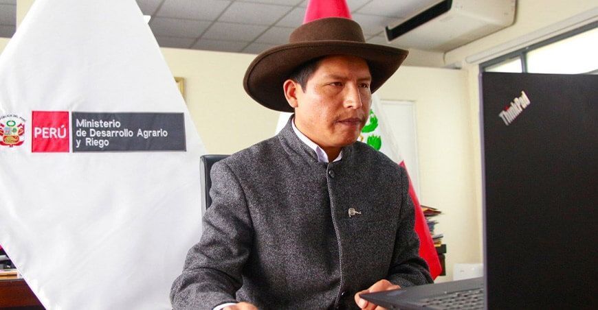 Regantes exigen destitución del ministro Víctor Maita